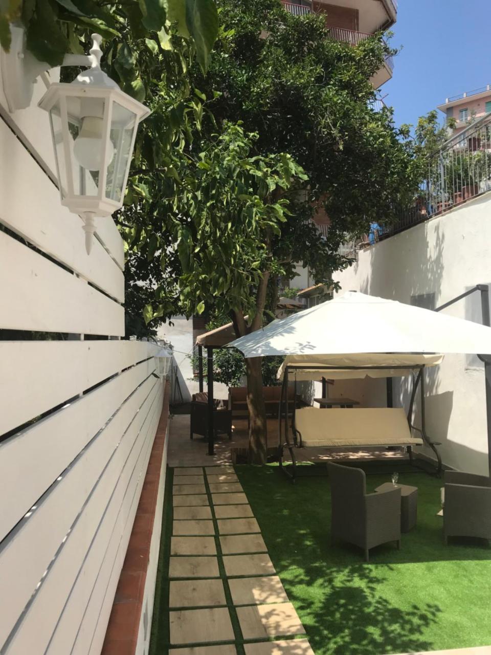 Virgilio'S Garden Bed & Breakfast Castellammare di Stabia Dış mekan fotoğraf
