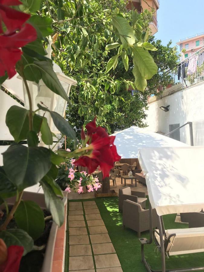 Virgilio'S Garden Bed & Breakfast Castellammare di Stabia Dış mekan fotoğraf